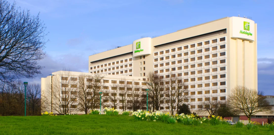 Lightsave Projects Case Study Holiday Inn M4 J4 Exterior