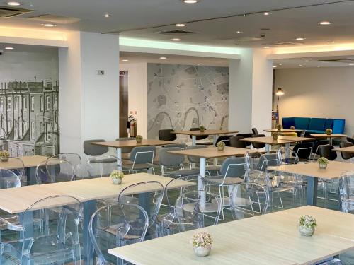 Holiday Inn Express Earl's Court Restaurant