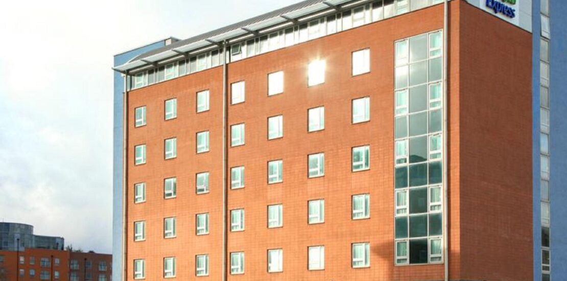 Holiday Inn Express Limehouse Exterior