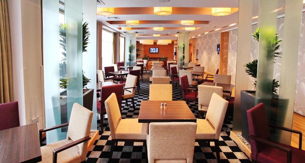 Holiday Inn Express Redditch Restaurant