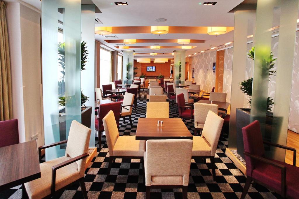 Holiday Inn Express Redditch Restaurant