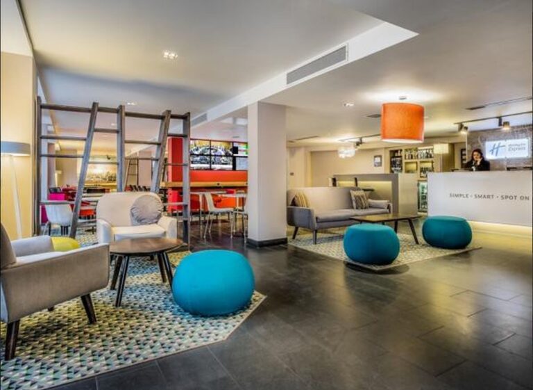 Holiday Inn Express Southwark Reception