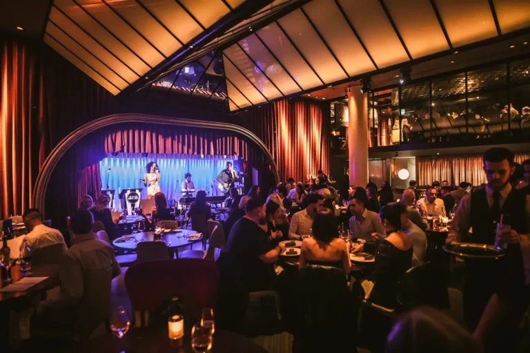 Quaglinos Stage