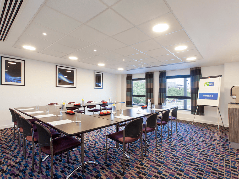 image showing new lighting install in meeting room at holiday inn express middlesborough