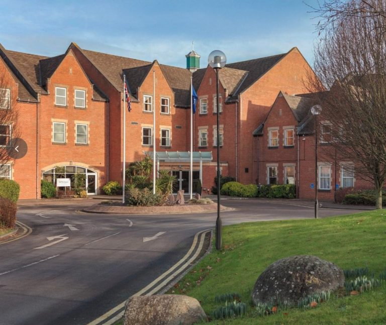 Cheltenham Chase HOtel exterior view.
