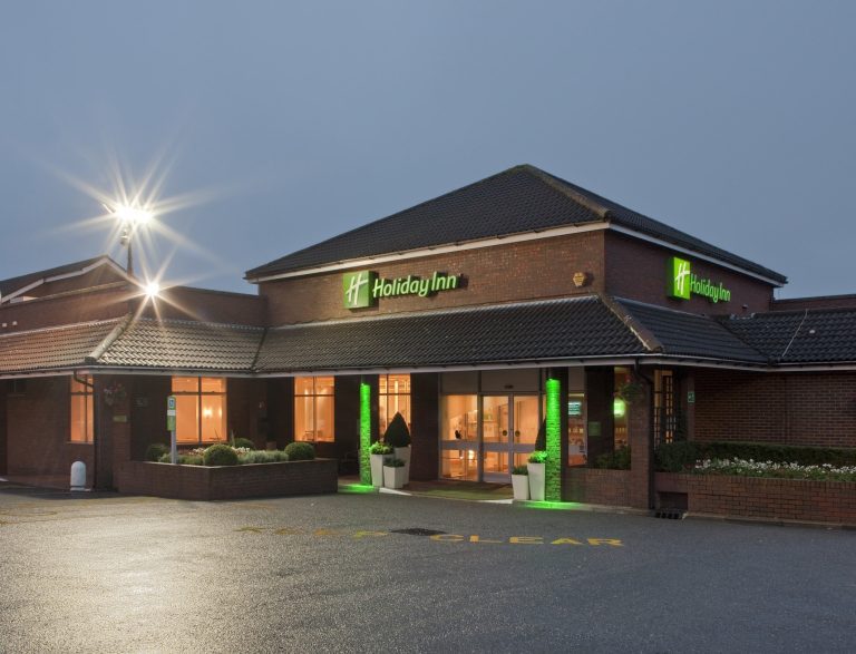 Holiday Inn High Wycombe exterior view.