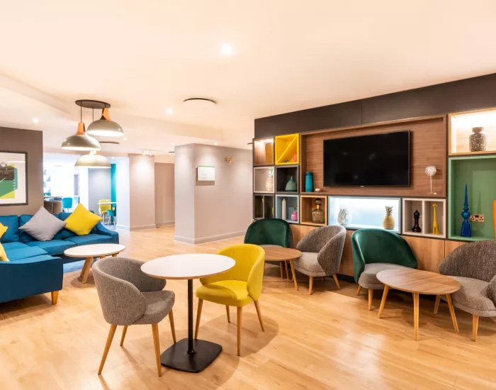 Holiday Inn London Bexley dining area