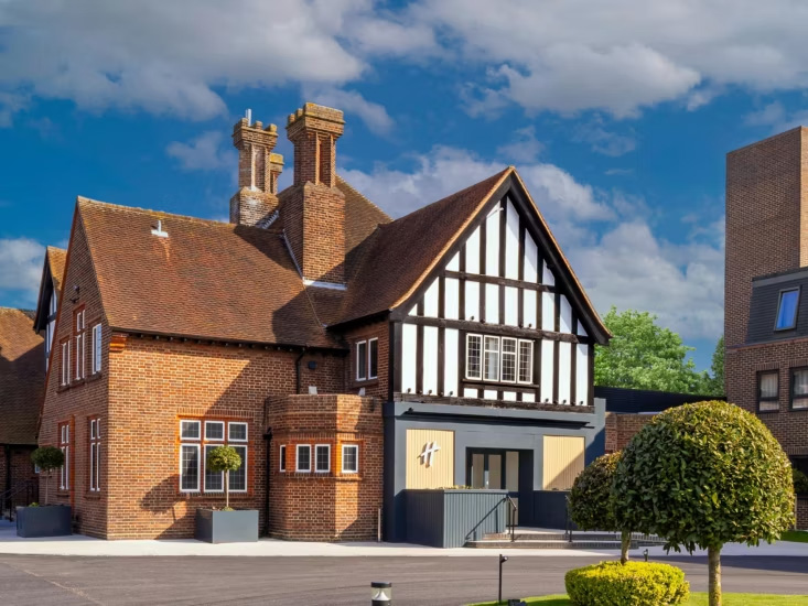 Holiday Inn London Bexley exterior, front view of hotel.