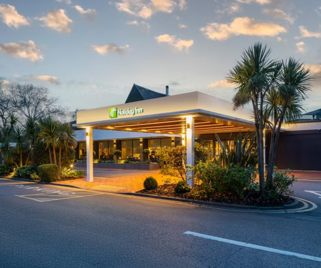 Holiday Inn Reading South front exterior view.