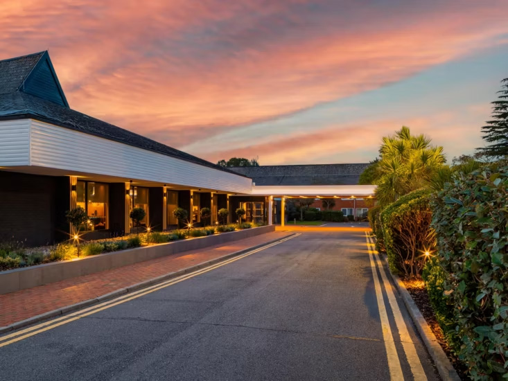 Holiday Inn Reading South side entrance exterior view.