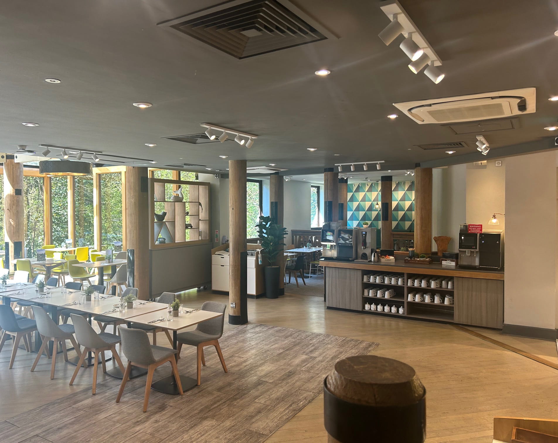 Holiday Inn Hemel Hempstead dining restaurant area after completed lighting project.