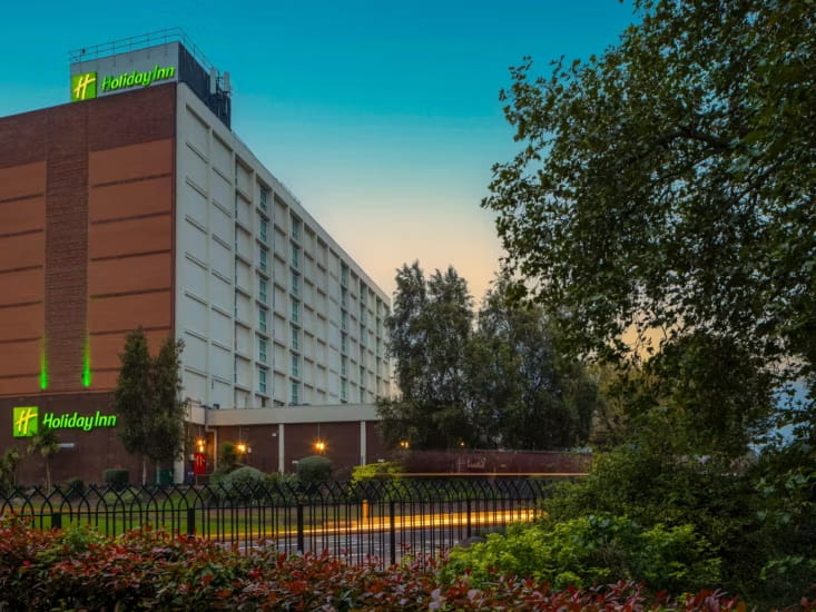 Holiday Inn Leicester hotel exterior view.